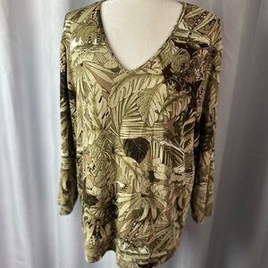 CHICO’S traveler V-neck top.